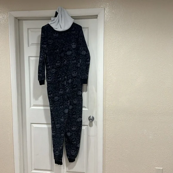 Jack skellington onesie - Picture 2 of 2